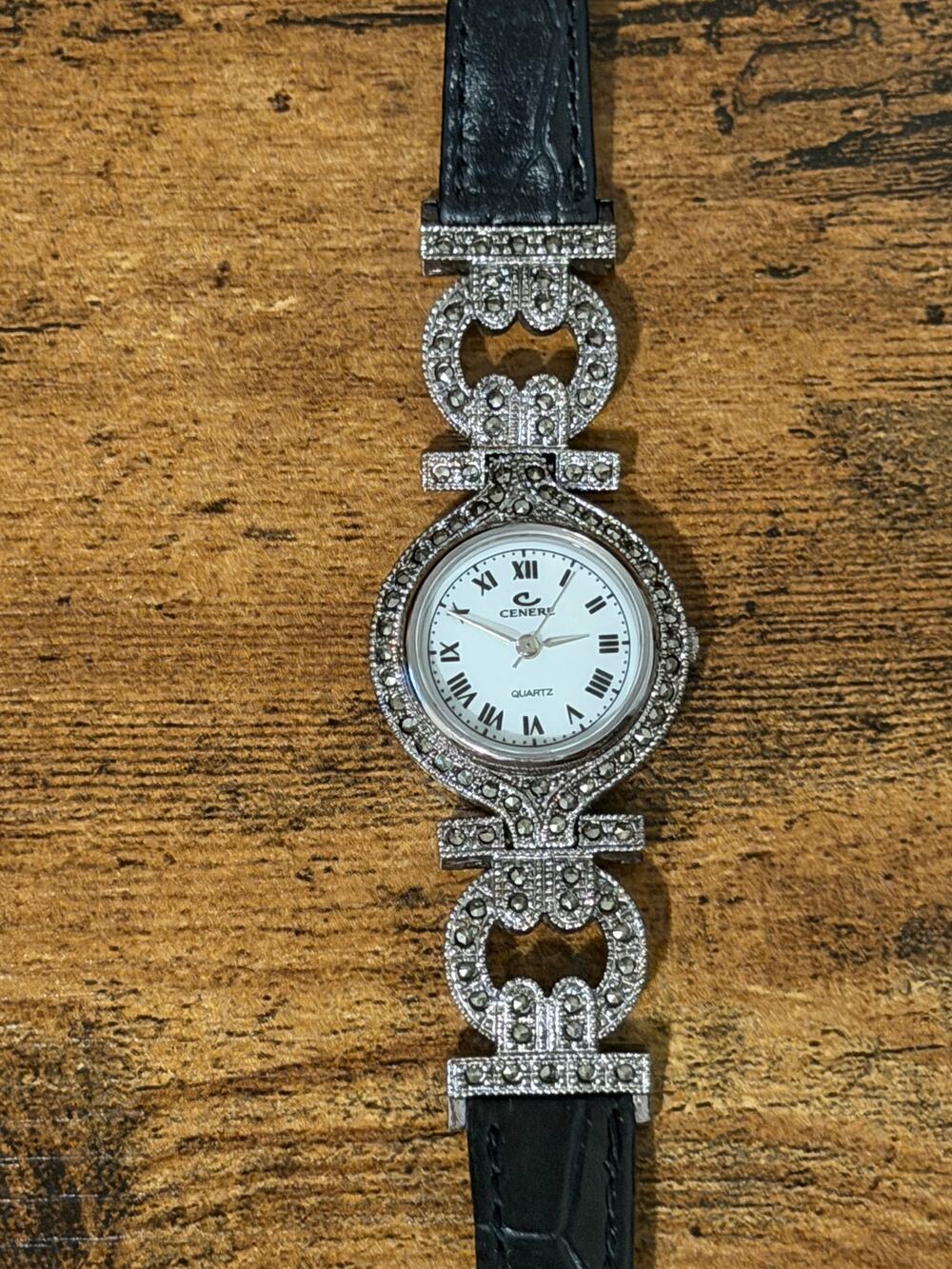 Cenere Marcasite Quartz Women’s Watch Silver-Tone Roman Numeral Dial